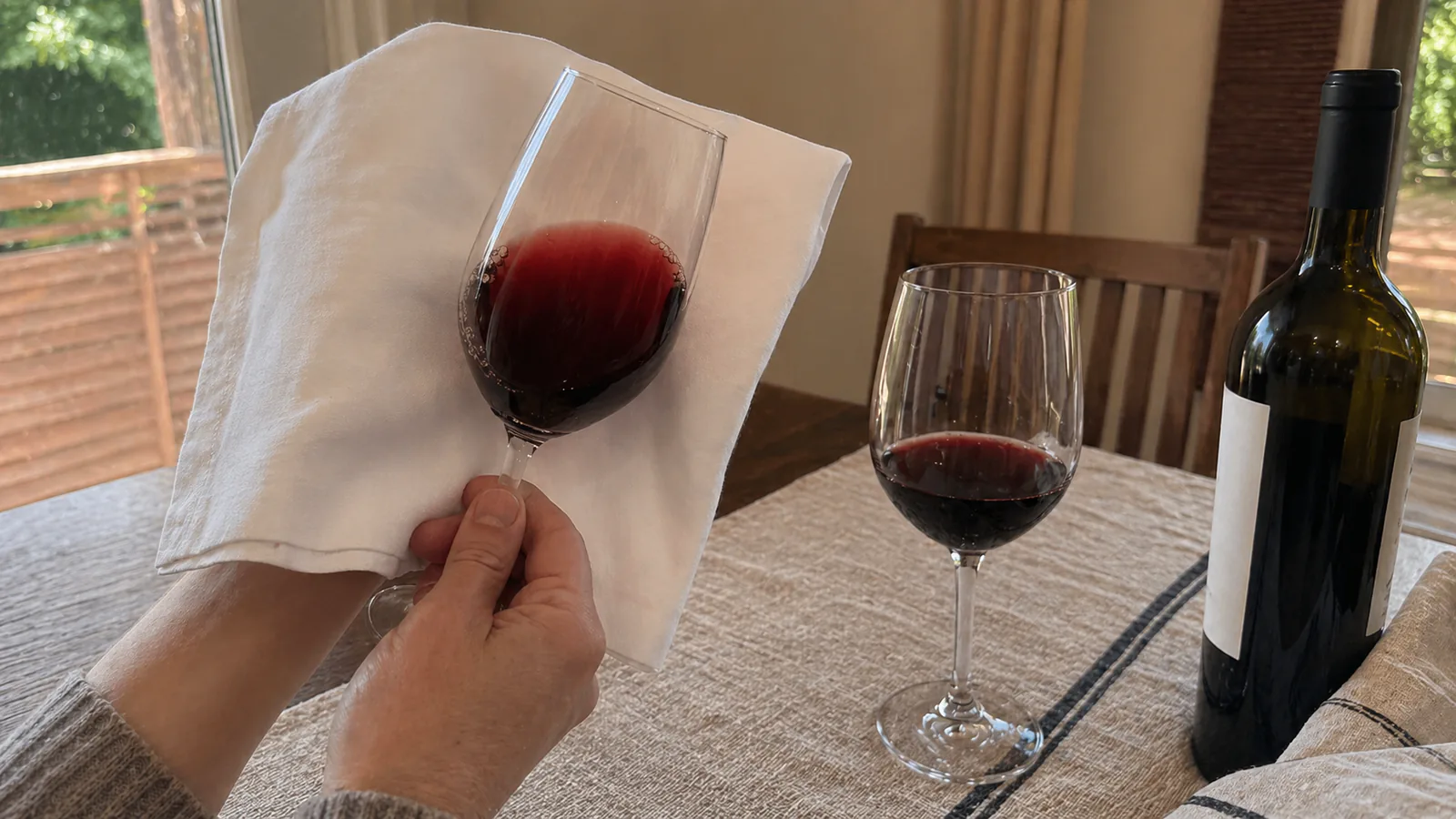 How to Taste Wine Like You Know What You're Doing
